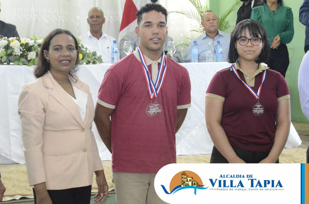 Acto de Reconocimiento al Mérito Estudiantil, Distrito Educativo 07-07 Villa Tapia,